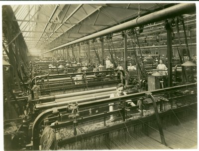 Chenille instelling, tapijtfabriek, 1923 door English Photographer